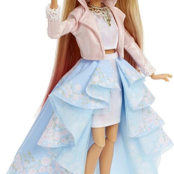 Project MC2 Adrienne’s Lemon Soap Experiment Doll - Picture 5 of 6